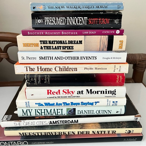 Set of Books - Picture 2 of 13